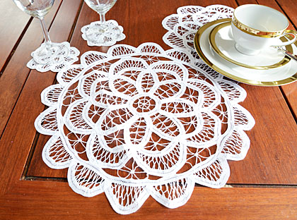 14" round doily