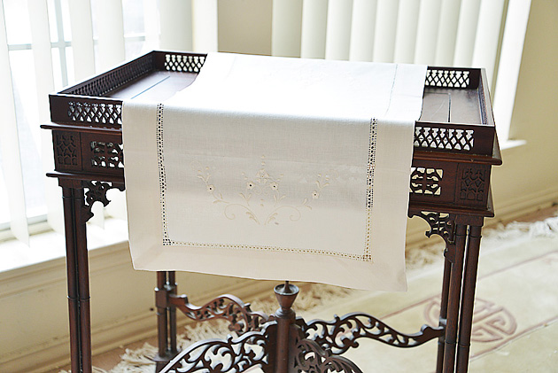 Table Runner. Hemstitch. Cotton. Pearl Ivory Color