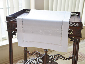 Table Runner. Hemstitch. Cotton. White Color