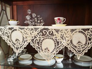 Battenburg Book Shelf Decor. Battenburg Pineapple. Ecru Color